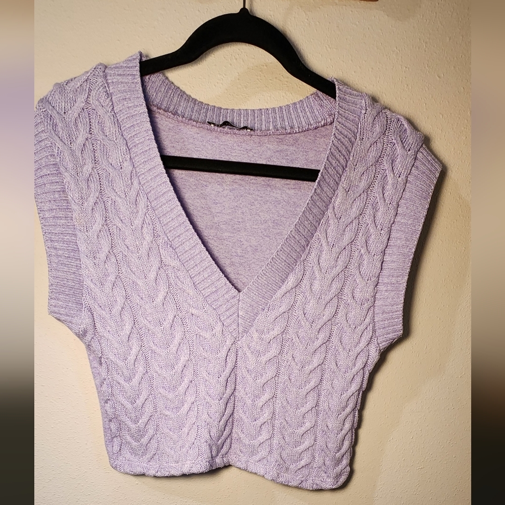 EUC Zara lilac Small sweater vest